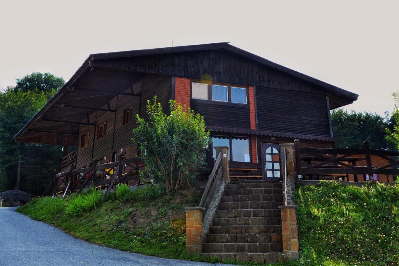 Chata Koniaren Villa Pavlovce Exteriör bild